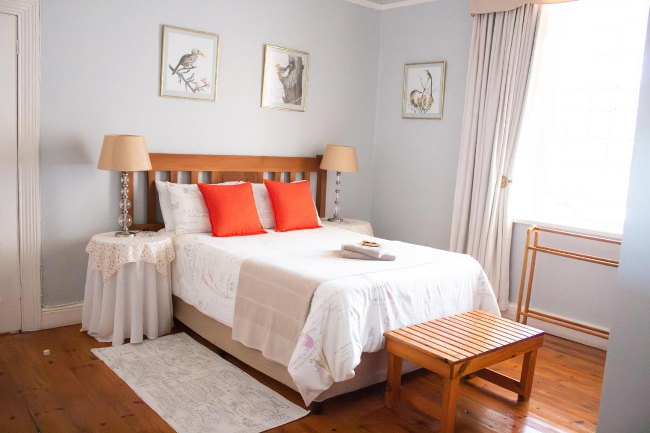 Bed and Breakfast De Oude Yotclub Oudtshoorn Esterno foto