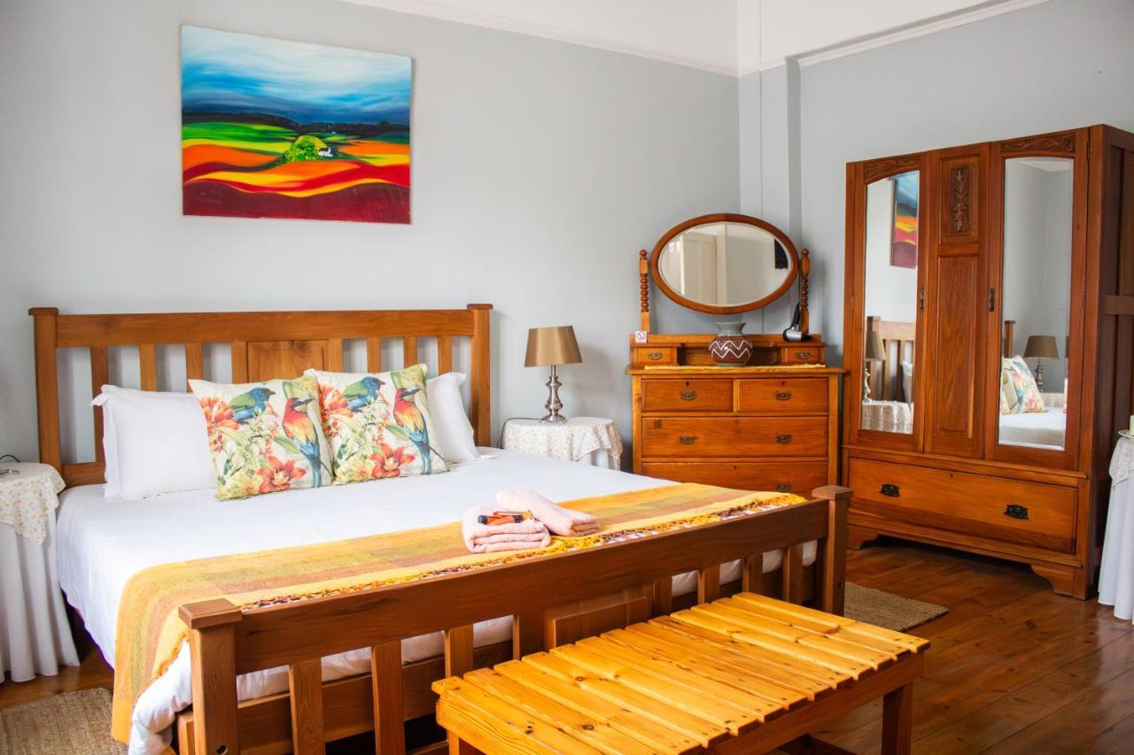Bed and Breakfast De Oude Yotclub Oudtshoorn Esterno foto