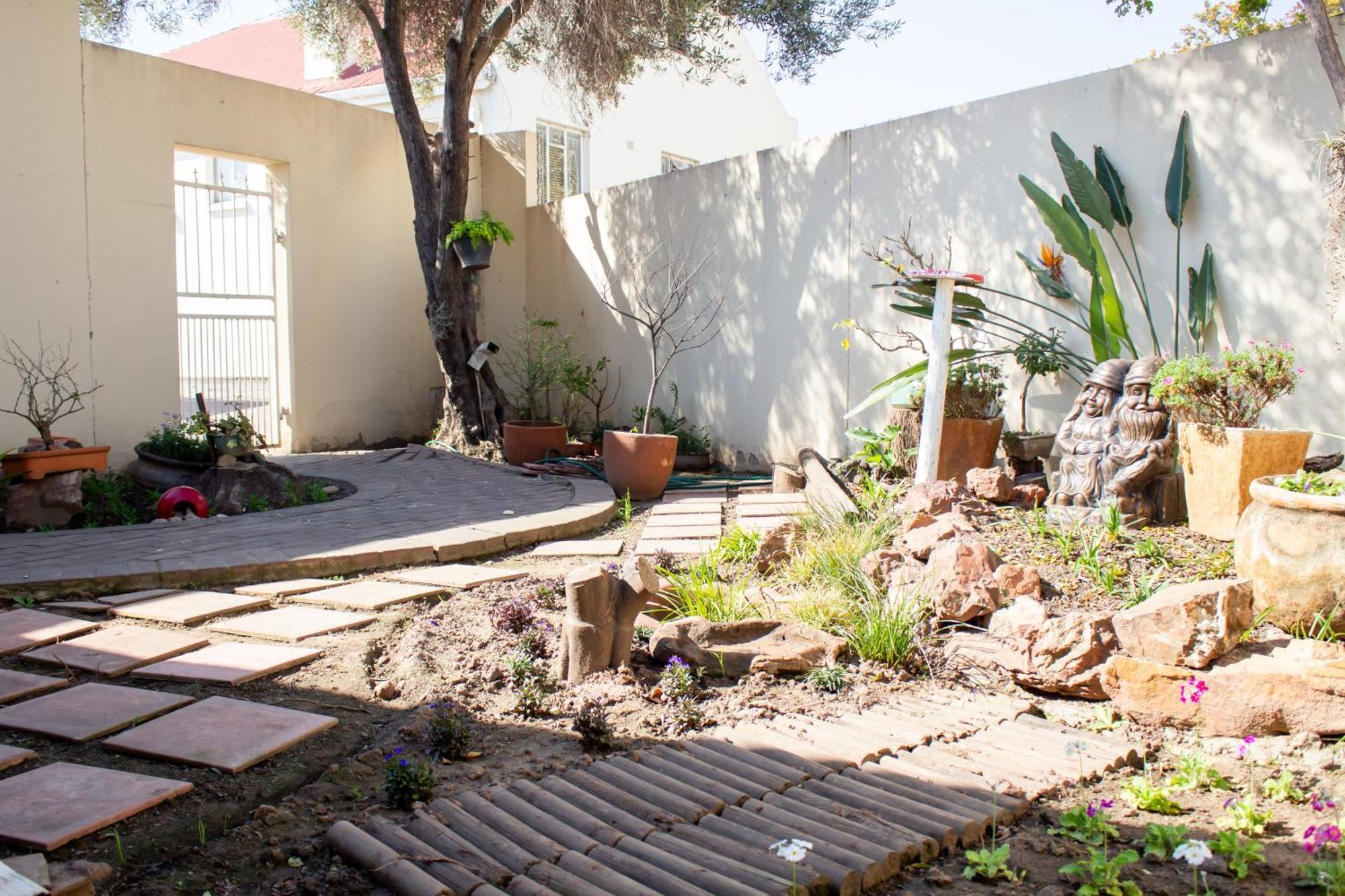 Bed and Breakfast De Oude Yotclub Oudtshoorn Esterno foto