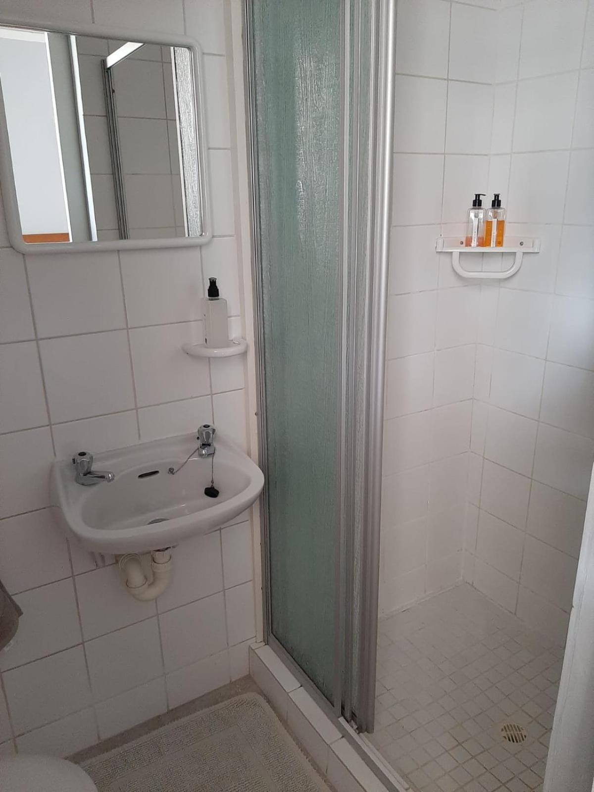 Bed and Breakfast De Oude Yotclub Oudtshoorn Esterno foto