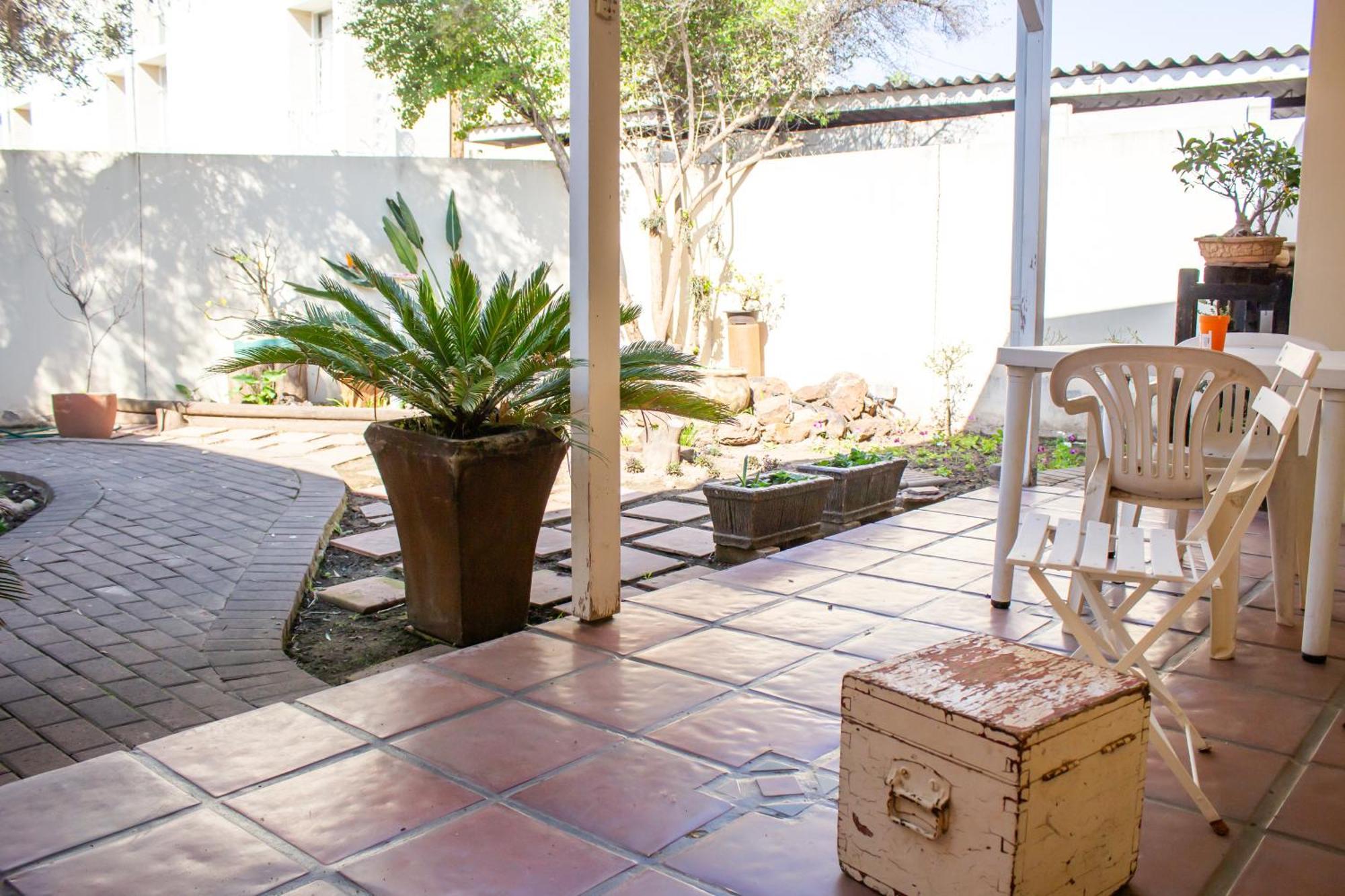 Bed and Breakfast De Oude Yotclub Oudtshoorn Esterno foto