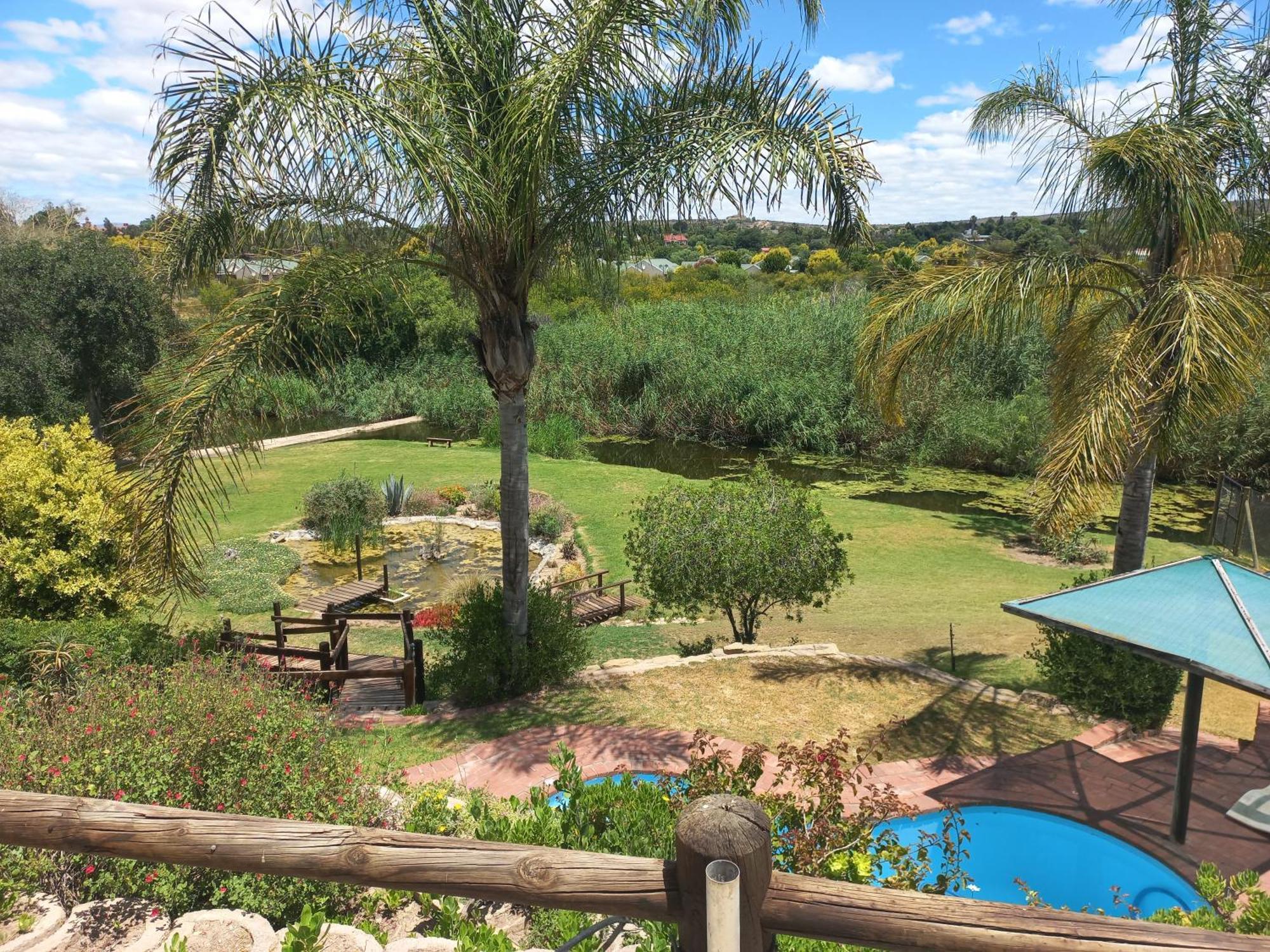 Bed and Breakfast De Oude Yotclub Oudtshoorn Esterno foto